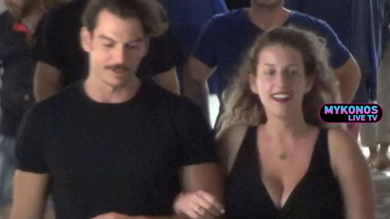 Γιάννης Κουκουράκης: Αγκαζέ στα Ματογιάννια ο πρωταγωνιστής από τις «Άγριες Μέλισσες»