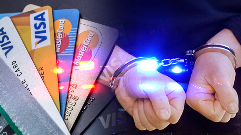 Αστυνομικοί σε κύκλωμα που χάκαρε τραπεζικούς λογαριασμούς