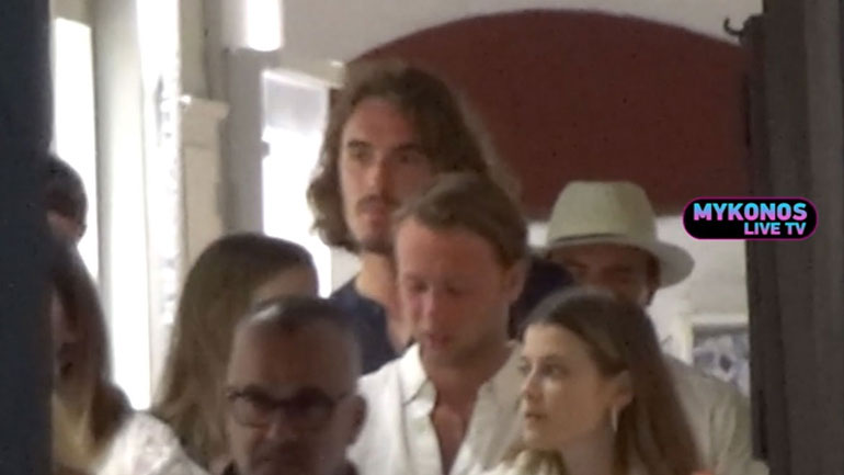 Διακοπές στο νησί των ανέμων για τον Στέφανο Τσιτσιπά