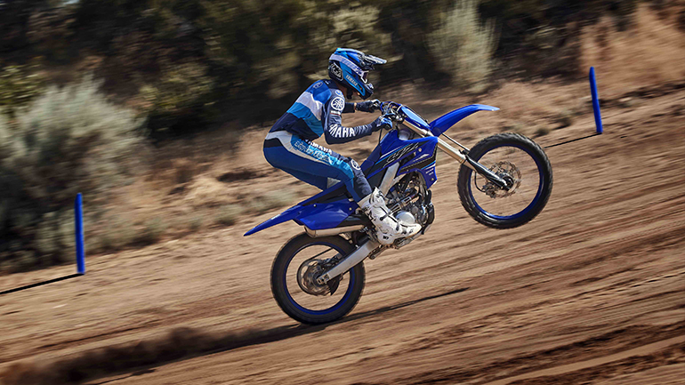 Yamaha YZ250F ΜΥ2021: Ρύθμιση, αγώνας, νίκη 