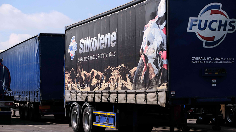 Γνωρίζοντας τη Silkolene: Επίσκεψη σε έναν κολοσσό της λίπανσης 