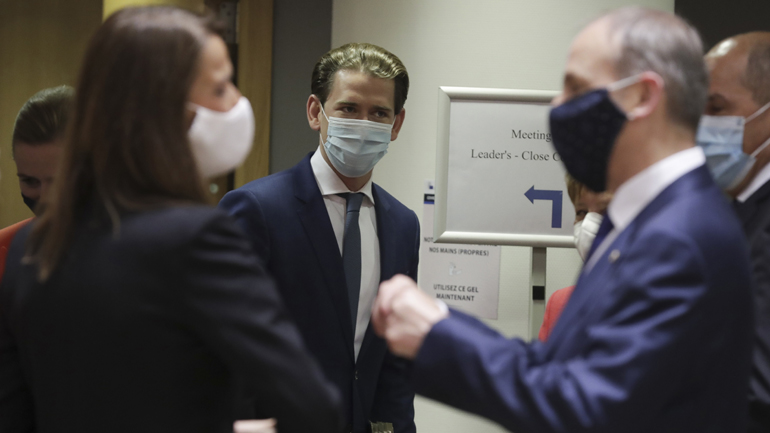 Ο Κουρτς απορρίπτει την πρόταση που συζητείται στη Σύνοδο Κορυφής