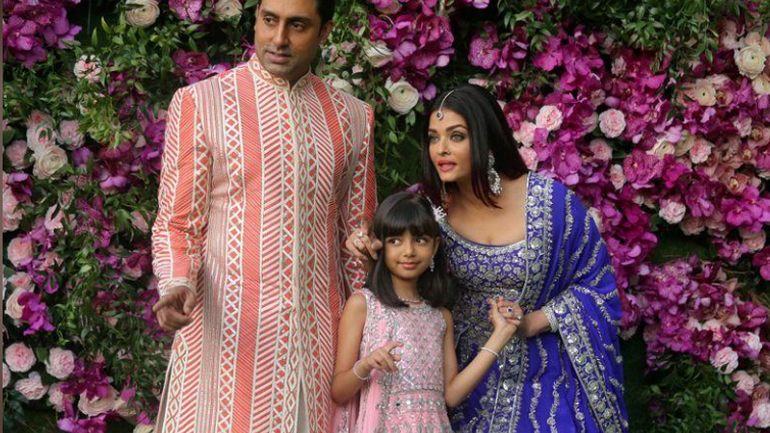 Μία από τις ωραιότερες γυναίκες του πλανήτη και η κόρη της νοσηλεύονται με Covid-19