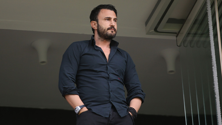 Ο Καρυπίδης αποκάλυψε την τρίτη φανέλα του Άρη