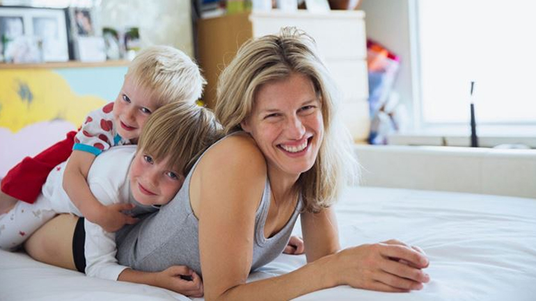 Τελικά κάνει κακό η πολλή στοργή στα παιδιά μας;