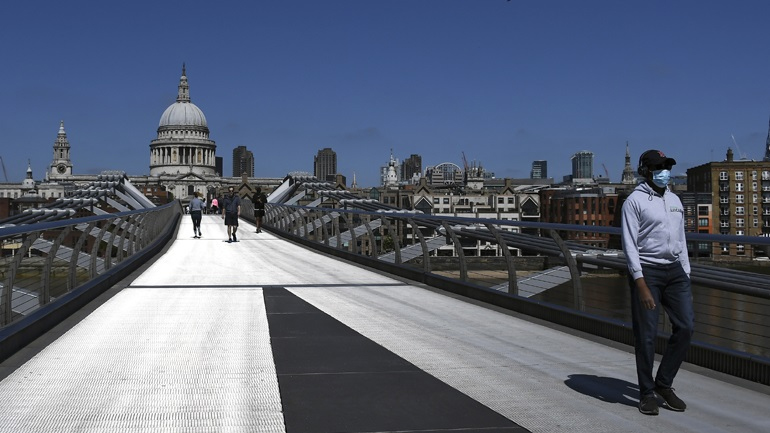 Βρετανία: Σταματά η καθημερινή ανακοίνωση των θυμάτων από κορωνοϊό