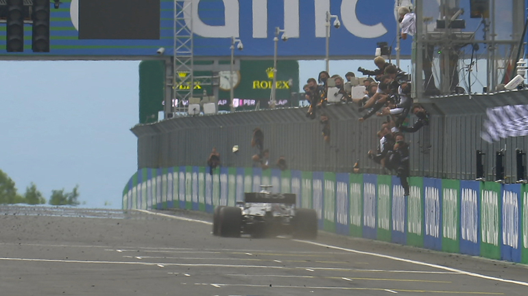 Formula 1: Χωρίς αντίπαλο ο Hamilton στην Ουγγαρία – Μαύρο χάλι τα Ferrari που “έφαγαν” και γύρο