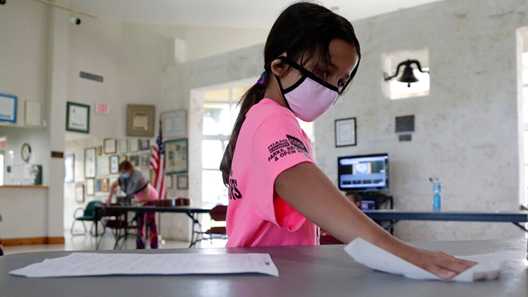 Φλόριντα:  Πάνω από 10.000 νέα κρούσματα κορωνοϊού