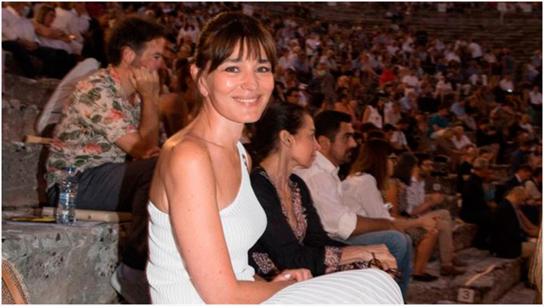 Η Μαρία Ναυπλιώτου σαν αρχαία Ελληνίδα στην Επίδαυρο