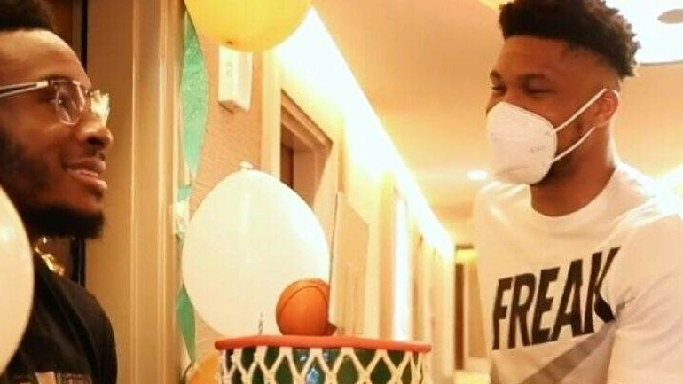 Η τούρτα-έκπληξη του Γιάννη Αντετοκούνμπο στον Θανάση για τα γενέθλια του!