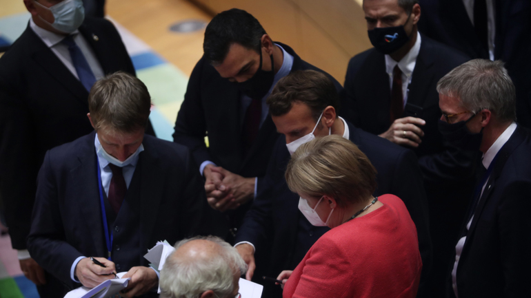 Σύνοδος Κορυφής – Ξεκίνησε η ολομέλεια