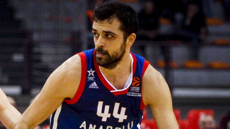 Παραμένει στην Αναντολού Εφές ο Σίμον