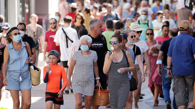 Κορωνοϊός: Καταγράφονται σχεδόν 500 εστίες στη Γαλλία αλλά όχι ακόμη ένα «δεύτερο κύμα»