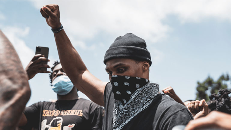 H Compound Gallery στη Νέα Υόρκη εγκαινιάζει τη διαδικτυακή έκθεση «The Art of Protest»