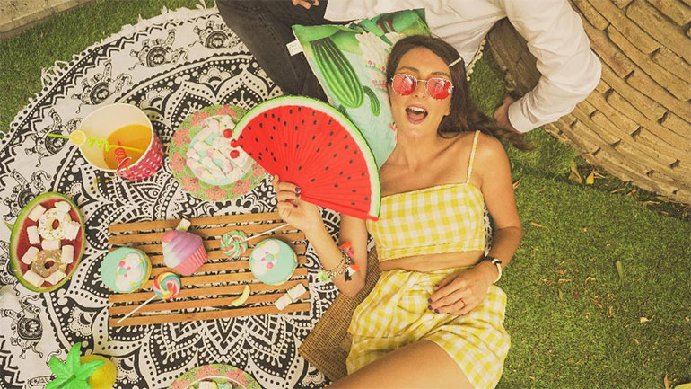 Η Σίλια Κατραλή μας συστήνεται δισκογραφικά με «Κρίνα Λευκά»