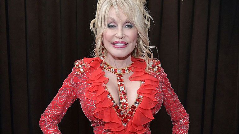 Η  Ντόλι Πάρτον εξομολογείται γιατί δεν έκανε παιδιά και πώς ο Σ. Σταλόνε τη βοήθησε να βγει από τη κατάθλιψη