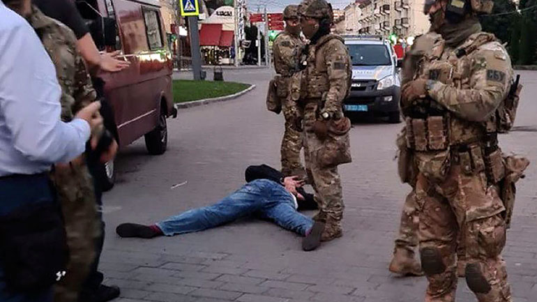 Ουκρανία: Απελευθερώθηκαν όλοι οι επιβάτες του λεωφορείου που κρατούνταν όμηροι