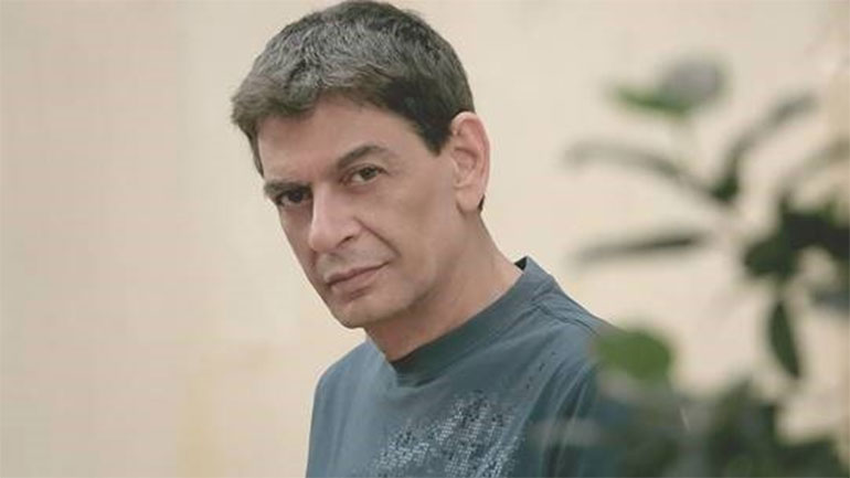 Ο Μιχάλης Ρακιντζής στο Βεάκειο Θέατρο Πειραιά