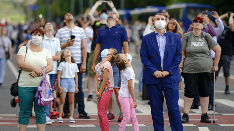 Ρουμανία: Νομοθεσία απαγορεύει σε ασθενείς με κορωνοϊό να αρνούνται να μπουν σε καραντίνα