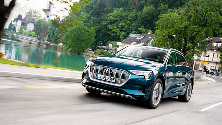 «Σαρώνει» σε πωλήσεις το ηλεκτρικό SUV της Audi