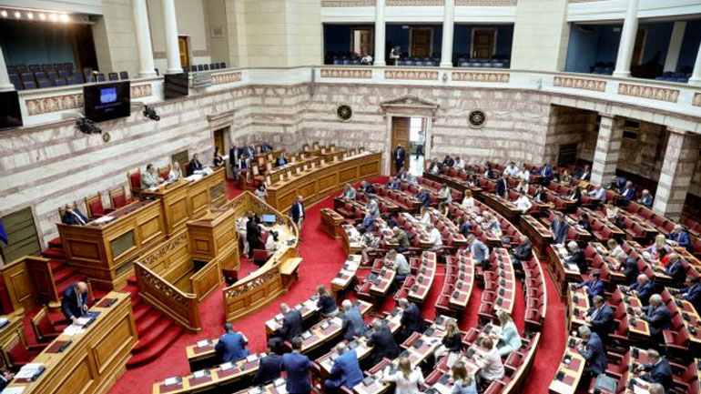 Θερμό επεισόδιο στη Βουλή: «Να αποχωρήσει αμέσως ο βουλευτής»