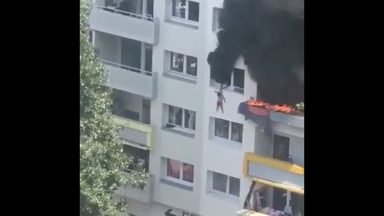 Γκρενόμπλ: Δύο παιδιά πηδούν από τον 3ο όροφο για να σωθούν από τη φωτιά