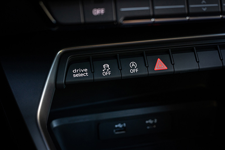 Ο οδηγός μπορεί να επιλέξει τον τρόπο οδήγησης που επιθυμεί από το κουμπί drive select