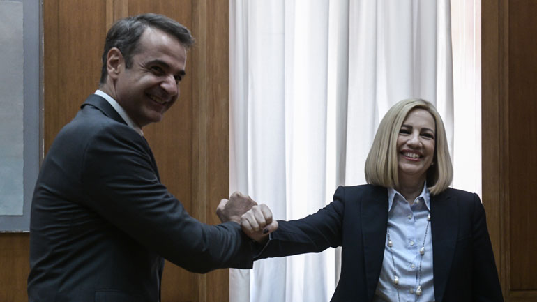 Σε εξέλιξη η συνάντηση του πρωθυπουργού με τη Φ. Γεννηματά