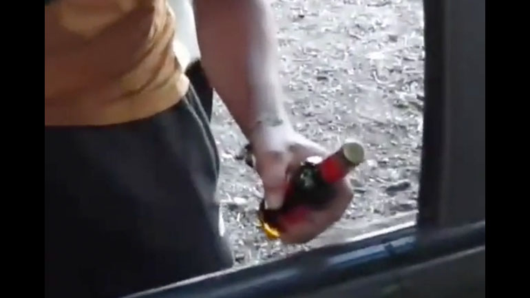 Τεχνική για το άνοιγμα μιας μπίρας 