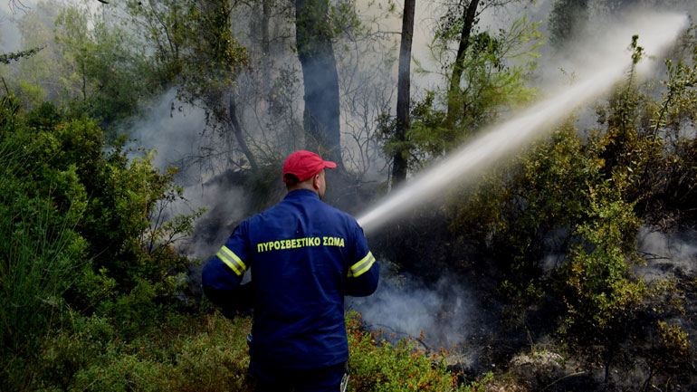 Παραμένει πολύ υψηλός ο κίνδυνος πυρκαγιάς το Σάββατο σε δύο περιφέρειες