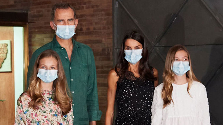 Letizia: Οι κόρες της υιοθέτησαν το στιλ της και έκαναν την καλύτερη εμφάνισή τους