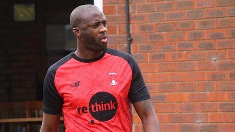 Στην προπόνηση της Λέιτον Όριεντ ο Τουρέ