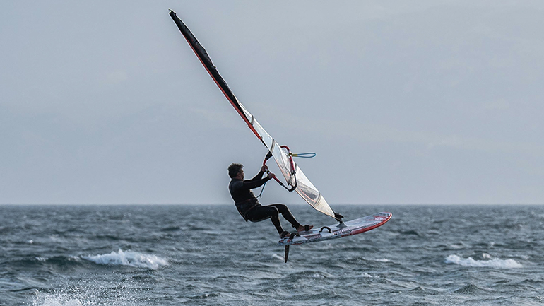 Στο Mediteraneo χειρουργήθηκε με επιτυχία ο 36χρονος σέρφερ που τραυματίστηκε στη Μύκονο