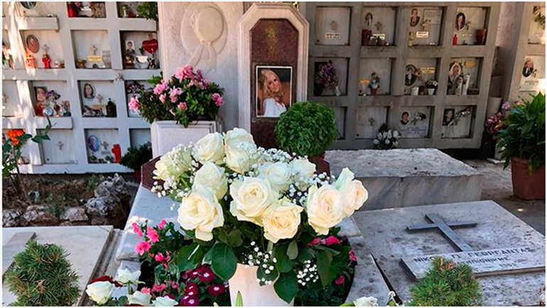 Μνημόσυνο για τη συμπλήρωση 24 χρόνων από τον θάνατο της Αλίκης Βουγιουκλάκη