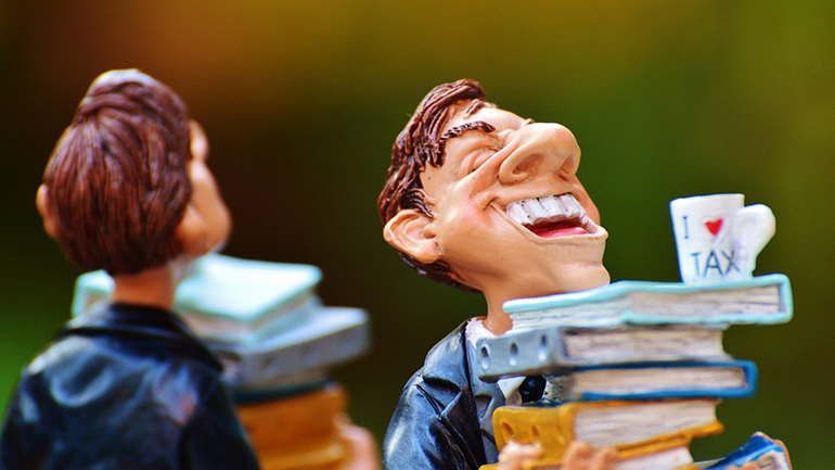 Γραφειοκρατία με…δίπλωμα.