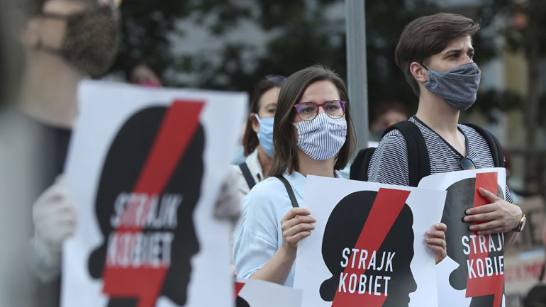 Πολωνία: Θα πρέπει να αποχωρήσουμε από την Ευρωπαϊκή Σύμβαση κατά της βίας στις γυναίκες