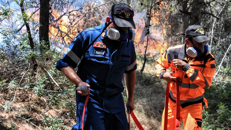 Φωτιά στην Κεφαλονιά – Εκκενώνεται προληπτικά οικισμός