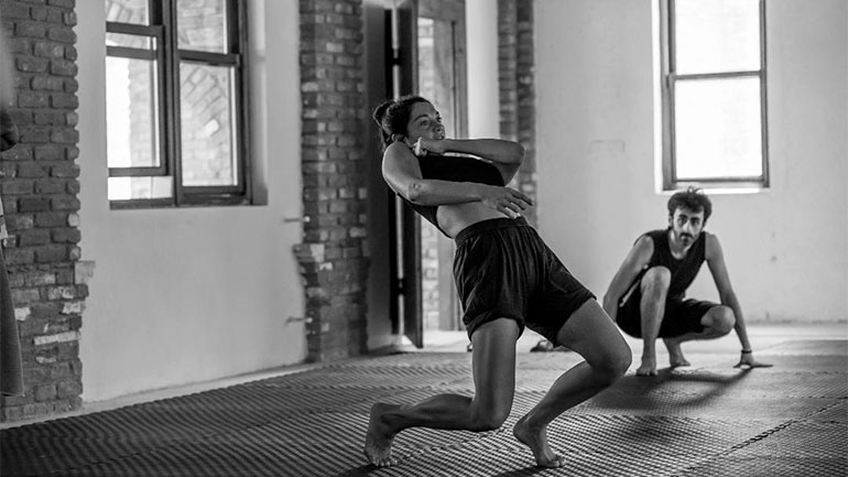 «Ο παλλόμενος ηθοποιός» – Εργαστήριο με την Αλεξάνδρα Καζάζου στον Τεχνοχώρο Φάμπρικα