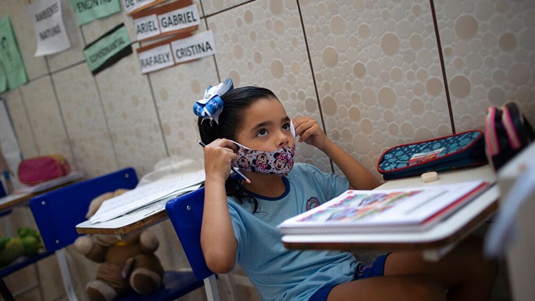 Ιταλία: Εθελοντικά τεστ για Covid-19 σε διδάσκοντες και δειγματοληπτικά σε μαθητές