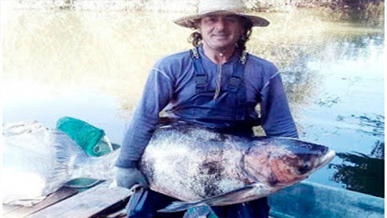 Έπιασε ψάρι βάρους 40 κιλών στην λίμνη των Ιωαννίνων!