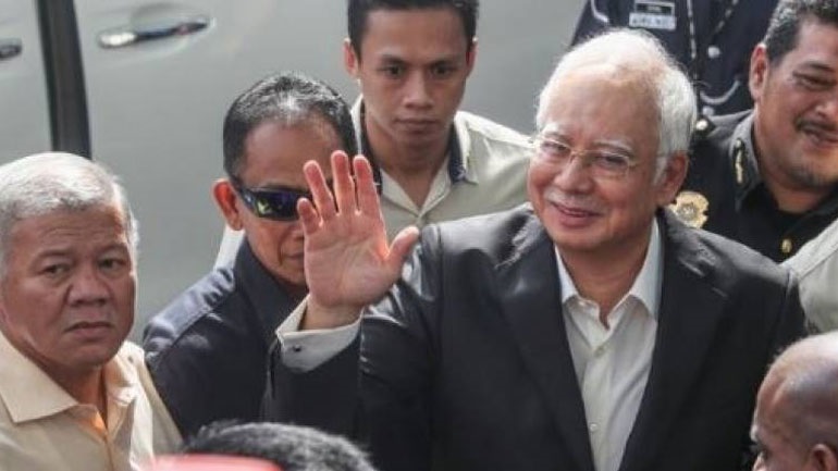 Μαλαισία: Σε 12ετή κάθειρξη καταδικάστηκε ο Νατζίμπ για οικονομικό σκάνδαλο σε  κρατικό ταμείο