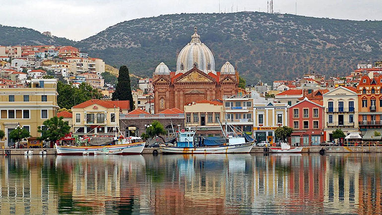 Λέσβος: Τετραμελής οικογένεια θετική στον κορωνοϊό – Κλειστό το Κέντρο Υγείας