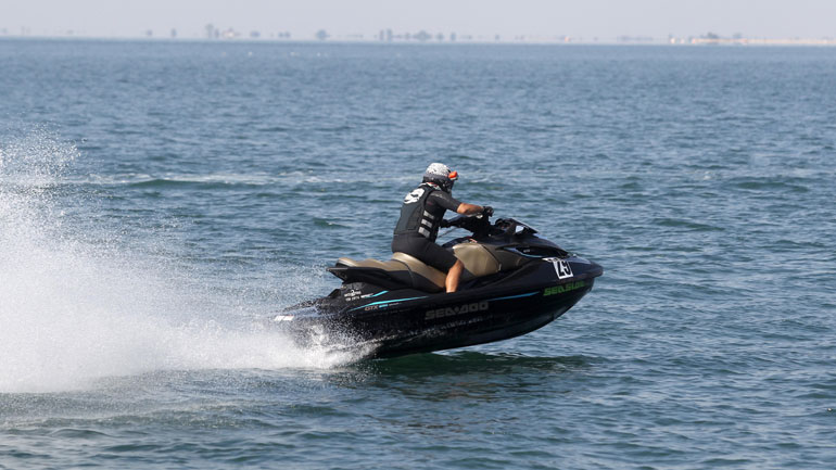 Ελεύθερος αφέθηκε ο 13χρονος που τραυμάτισε 15χρονη στη Μύκονο με τζετ σκι