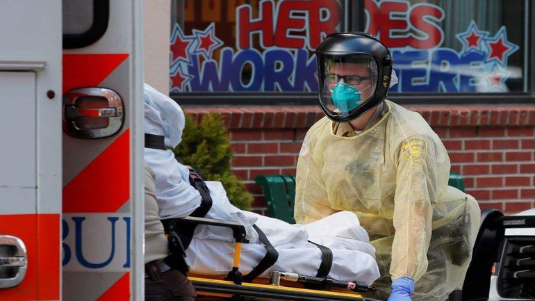 Θερίζει ο κορωνοϊός στις ΗΠΑ: 1.600 θάνατοι σε 24 ώρες
