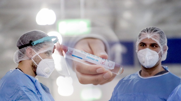 Συνεργασία Sanofi και GSK για 60 εκατ. δόσεις του εμβολίου κατά του Covid-19