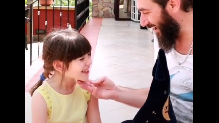 Φάρσα στη μικρή κόρη