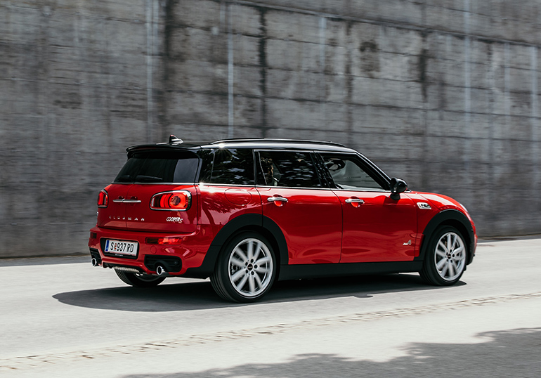 Το MINI Clubman είναι διαθέσιμο ακόμα και με 306 ίππους...