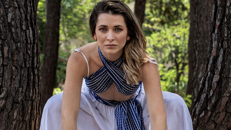 Ευριπίδου «Ελένη» με τη Βασιλική Τρουφάκου στο Αρχαίο Θέατρο των Φιλίππων Ευριπίδου «Ελένη» με τη Βασιλική Τρουφάκου στο Αρχαίο Θέατρο των Φιλίππων