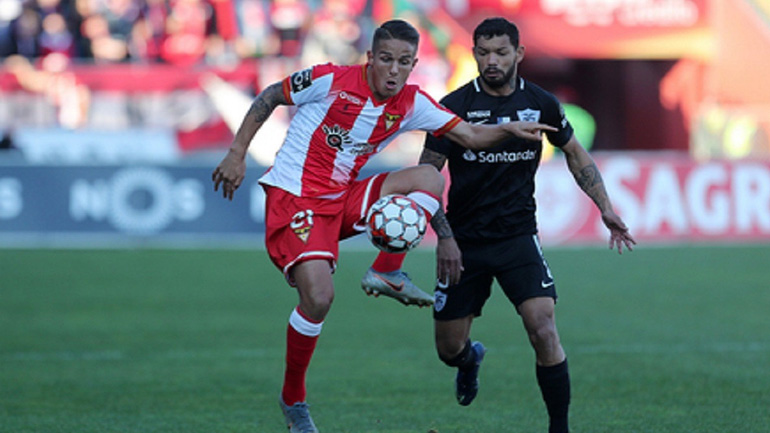 A Bola: «AEK, Παναθηναϊκός και ΠΑΟΚ εξετάζουν την περίπτωση του Ρέκο Σίλβα»