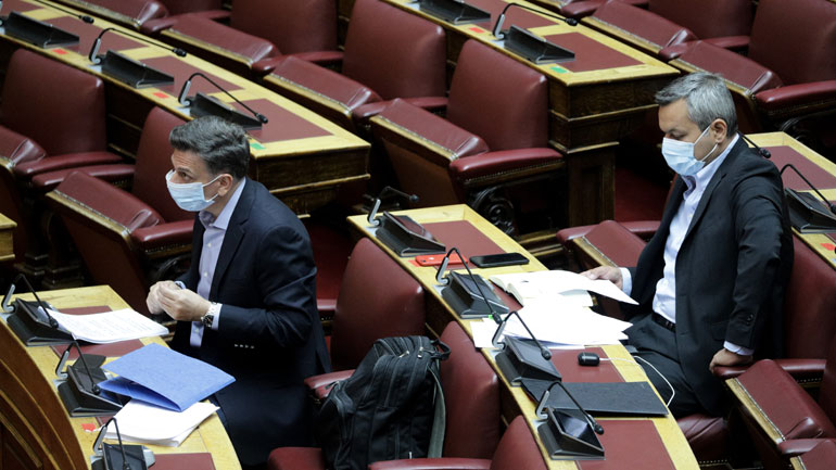 Βουλή: Υποχρεωτική η μάσκα για υπουργούς και βουλευτές